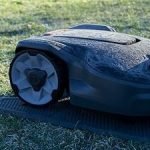 Robot tondeuse 400 m² avec kit d’installation, Wi-Fi et Bluetooth