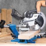 Scie à onglet radiale 2000 W lame 305 mm coupe 330×105 mm double inclinaison table -45/+45 laser