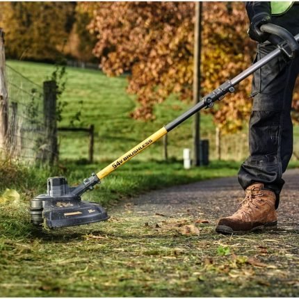 Débroussailleuse à batterie 54 V largeur de coupe 33 cm fil 7,5 m