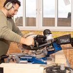 Scie à onglet radiale 2000 W lame 305 mm coupe 330×105 mm double inclinaison table -45/+45 laser